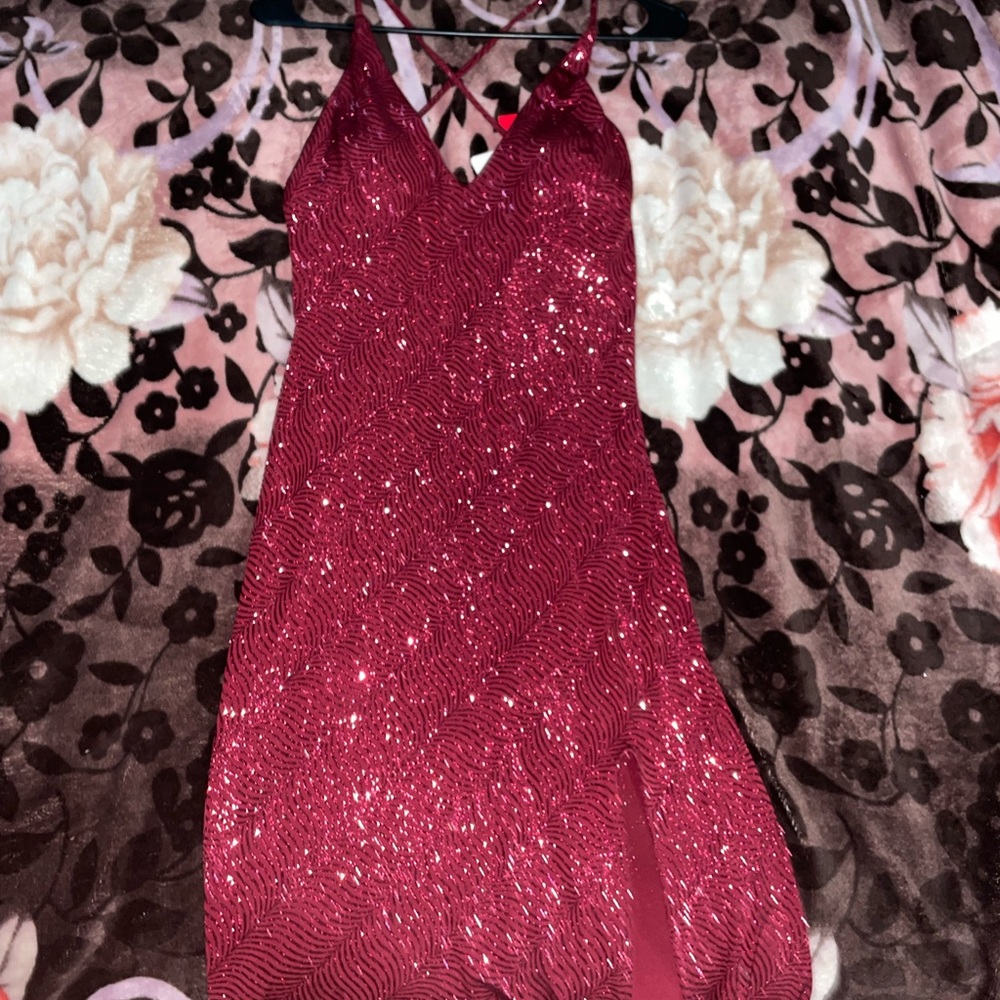 Floor length , glittery, zip up, padded bra , dress